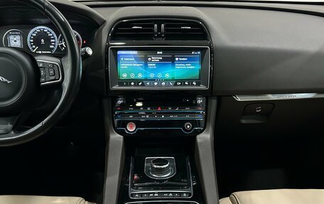 Jaguar F-Pace, 2016 год, 2 590 000 рублей, 12 фотография