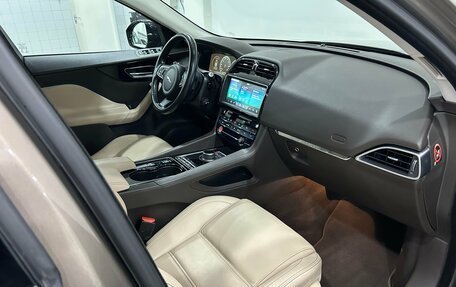 Jaguar F-Pace, 2016 год, 2 590 000 рублей, 10 фотография