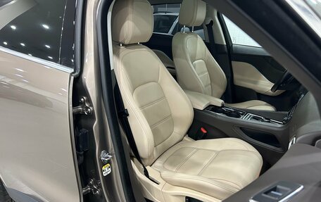 Jaguar F-Pace, 2016 год, 2 590 000 рублей, 19 фотография