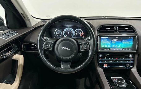 Jaguar F-Pace, 2016 год, 2 590 000 рублей, 11 фотография