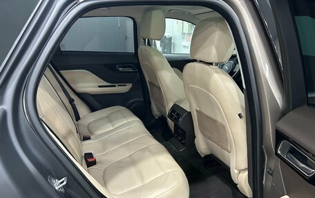 Jaguar F-Pace, 2016 год, 2 590 000 рублей, 21 фотография