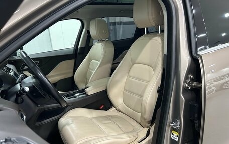 Jaguar F-Pace, 2016 год, 2 590 000 рублей, 18 фотография