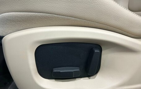 Jaguar F-Pace, 2016 год, 2 590 000 рублей, 29 фотография