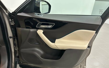 Jaguar F-Pace, 2016 год, 2 590 000 рублей, 27 фотография