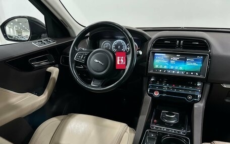 Jaguar F-Pace, 2016 год, 2 590 000 рублей, 8 фотография