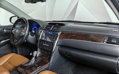 Toyota Camry, 2016 год, 1 993 000 рублей, 13 фотография