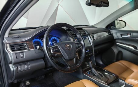 Toyota Camry, 2016 год, 1 993 000 рублей, 19 фотография