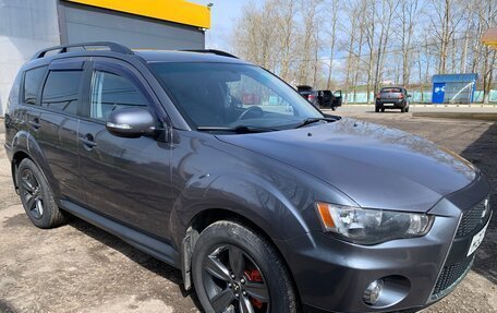 Mitsubishi Outlander III рестайлинг 3, 2011 год, 990 000 рублей, 2 фотография