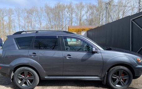 Mitsubishi Outlander III рестайлинг 3, 2011 год, 990 000 рублей, 3 фотография