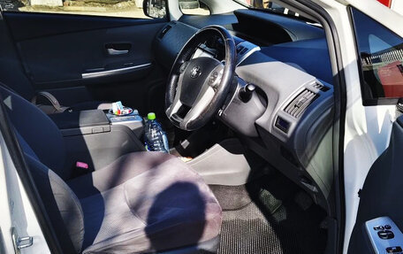 Toyota Prius Alpha I (ZVW40/41), 2011 год, 1 350 000 рублей, 5 фотография