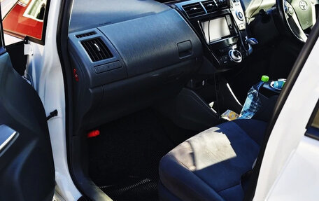 Toyota Prius Alpha I (ZVW40/41), 2011 год, 1 350 000 рублей, 6 фотография