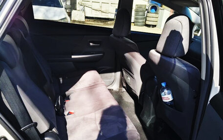 Toyota Prius Alpha I (ZVW40/41), 2011 год, 1 350 000 рублей, 7 фотография