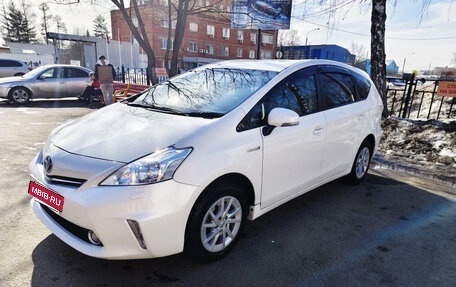 Toyota Prius Alpha I (ZVW40/41), 2011 год, 1 350 000 рублей, 2 фотография