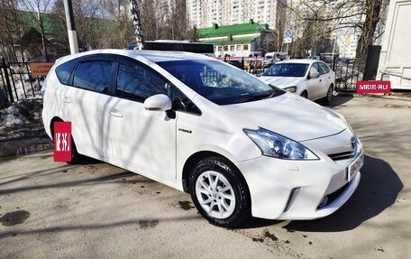 Toyota Prius Alpha I (ZVW40/41), 2011 год, 1 350 000 рублей, 3 фотография