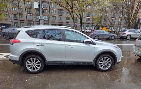 Toyota RAV4, 2017 год, 2 150 000 рублей, 3 фотография