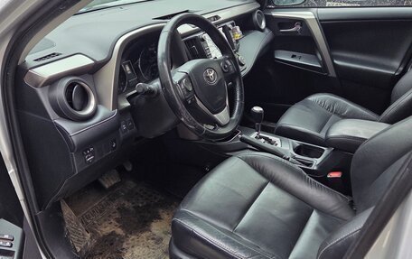 Toyota RAV4, 2017 год, 2 150 000 рублей, 12 фотография