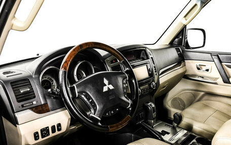 Mitsubishi Pajero IV, 2017 год, 3 050 000 рублей, 5 фотография