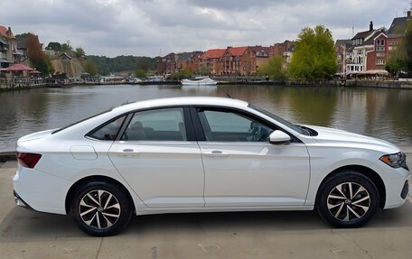 Volkswagen Jetta VII, 2023 год, 1 500 000 рублей, 2 фотография