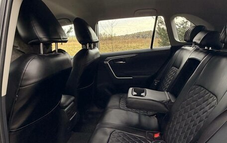 Toyota RAV4, 2021 год, 3 900 000 рублей, 6 фотография