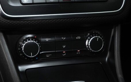 Mercedes-Benz A-Класс, 2013 год, 1 348 000 рублей, 11 фотография