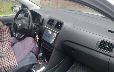 Volkswagen Polo VI (EU Market), 2010 год, 650 000 рублей, 2 фотография