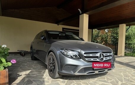 Mercedes-Benz E-Класс, 2019 год, 4 500 000 рублей, 11 фотография