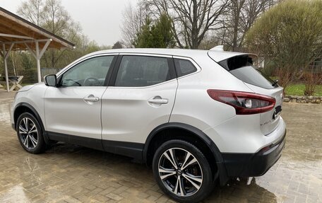 Nissan Qashqai, 2022 год, 2 600 000 рублей, 2 фотография
