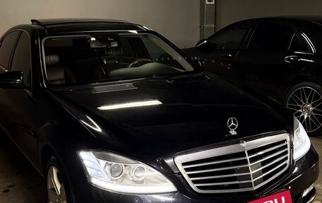 Mercedes-Benz S-Класс, 2011 год, 1 900 000 рублей, 4 фотография