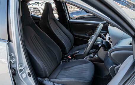 Toyota Yaris, 2020 год, 1 230 000 рублей, 10 фотография