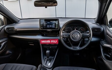 Toyota Yaris, 2020 год, 1 230 000 рублей, 6 фотография