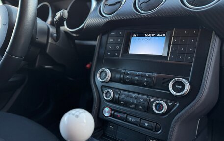 Ford Mustang VI рестайлинг, 2020 год, 3 500 000 рублей, 15 фотография