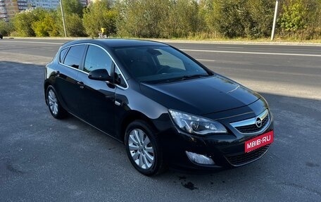 Opel Astra J, 2011 год, 670 000 рублей, 1 фотография