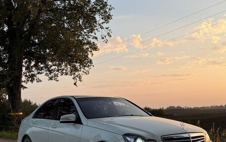 Mercedes-Benz C-Класс, 2011 год, 2 000 000 рублей, 4 фотография