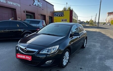 Opel Astra J, 2011 год, 670 000 рублей, 3 фотография