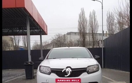 Renault Logan II, 2017 год, 310 000 рублей, 2 фотография