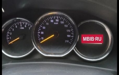 Renault Logan II, 2017 год, 310 000 рублей, 3 фотография