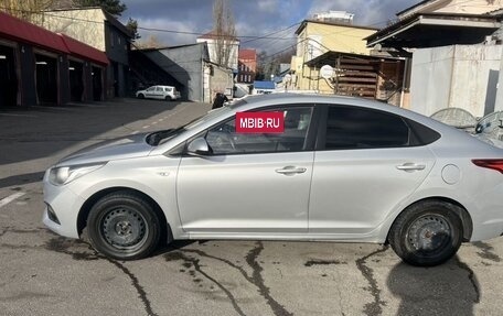 Hyundai Solaris II рестайлинг, 2017 год, 850 000 рублей, 2 фотография