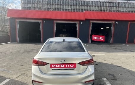 Hyundai Solaris II рестайлинг, 2017 год, 850 000 рублей, 3 фотография