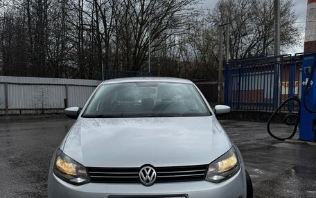 Volkswagen Polo VI (EU Market), 2014 год, 700 000 рублей, 2 фотография
