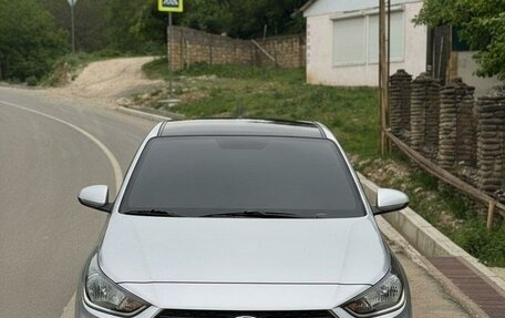 Hyundai Solaris II рестайлинг, 2019 год, 1 300 000 рублей, 4 фотография