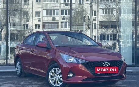 Hyundai Solaris II рестайлинг, 2020 год, 1 900 000 рублей, 3 фотография