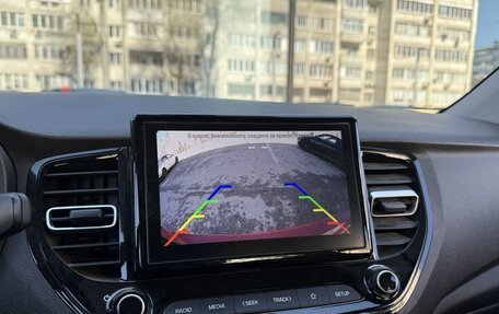 Hyundai Solaris II рестайлинг, 2020 год, 1 900 000 рублей, 12 фотография