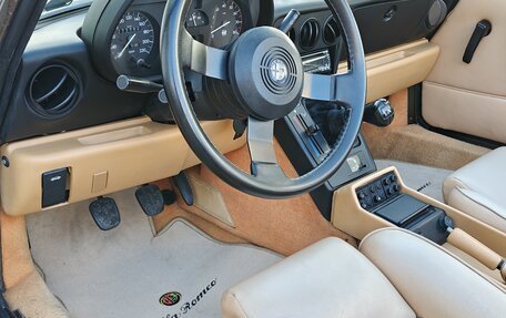 Alfa Romeo Spider I, 1991 год, 5 100 000 рублей, 18 фотография