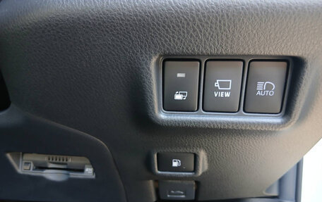 Toyota C-HR I рестайлинг, 2023 год, 1 814 000 рублей, 10 фотография