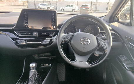 Toyota C-HR I рестайлинг, 2023 год, 1 814 000 рублей, 14 фотография