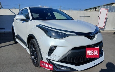 Toyota C-HR I рестайлинг, 2023 год, 1 814 000 рублей, 3 фотография