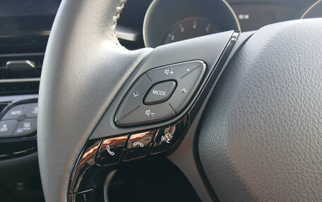 Toyota C-HR I рестайлинг, 2023 год, 1 814 000 рублей, 15 фотография