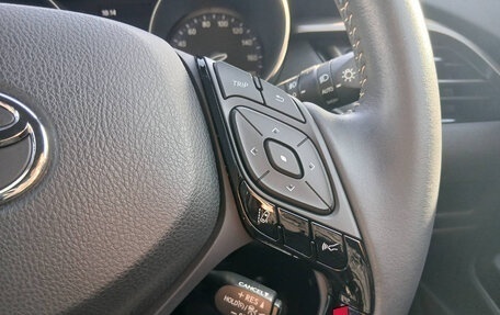 Toyota C-HR I рестайлинг, 2023 год, 1 814 000 рублей, 16 фотография