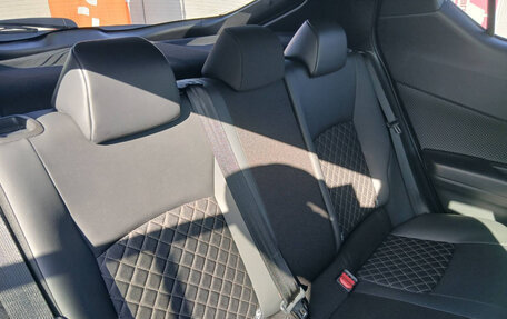 Toyota C-HR I рестайлинг, 2023 год, 1 814 000 рублей, 30 фотография