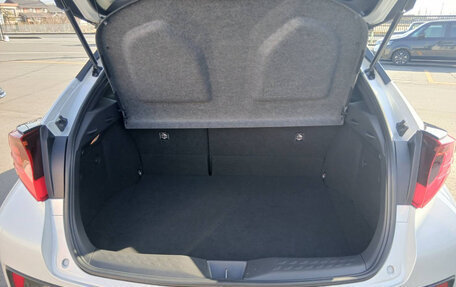 Toyota C-HR I рестайлинг, 2023 год, 1 814 000 рублей, 32 фотография